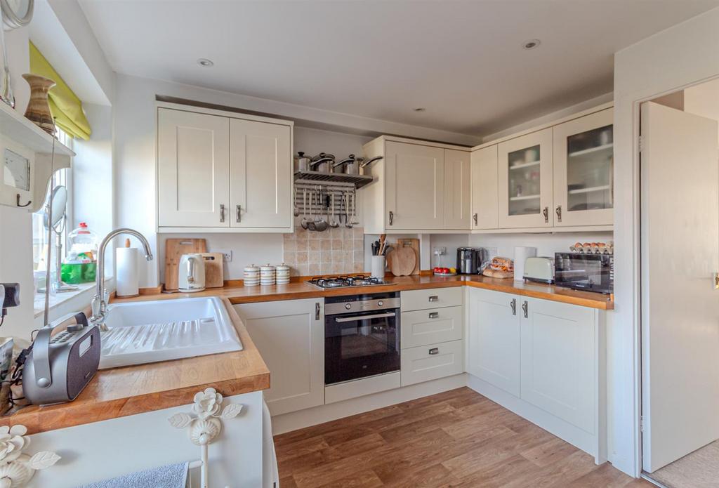 12, Ballantrae Close Arnold, Nottingham, NG5 8 QH