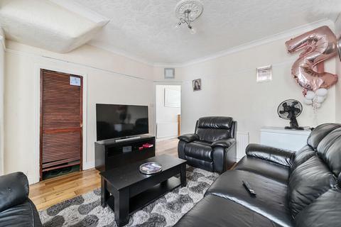 4 bedroom terraced house to rent, Priory Road, Dartford DA1