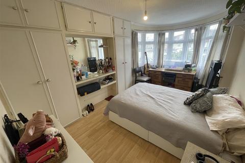 1 Hale Close, Edgware, HA8 9PB