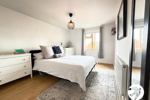10 Wildwood Close, London, SE12 0ST