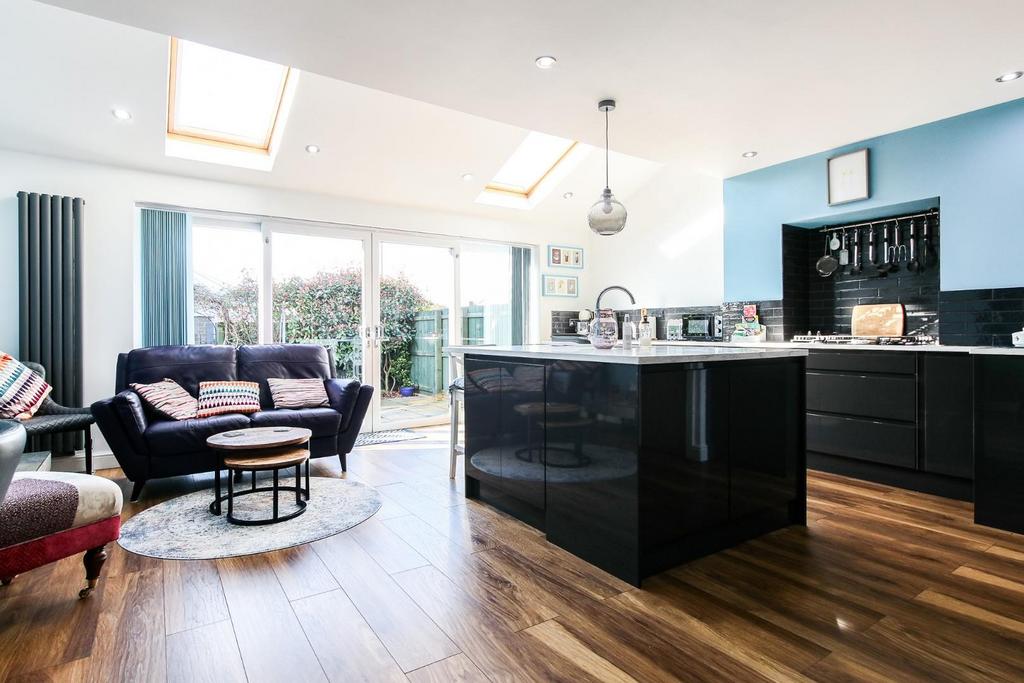 Kitchen/dining/snug