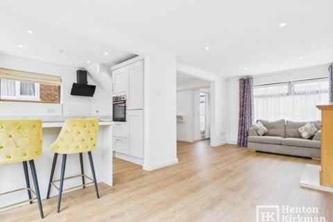 3 bedroom semi-detached house for sale, Fern Close, Billericay