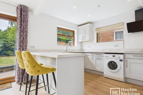 3 bedroom semi-detached house for sale, Fern Close, Billericay