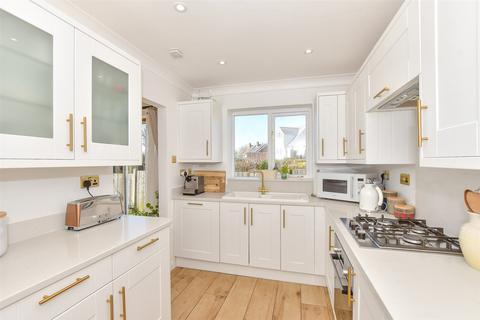 4 bedroom detached house for sale, Bobbin Lodge Hill, Chartham, Canterbury, Kent
