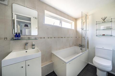 29 Lower Hanger, Haslemere, GU27 1LU