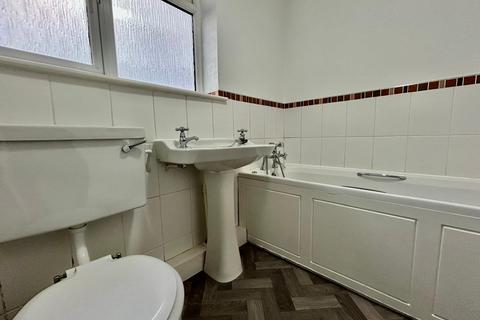 3 bedroom flat to rent, Maple Drive, Beverley, East Riding of Yorkshire, UK, HU17
