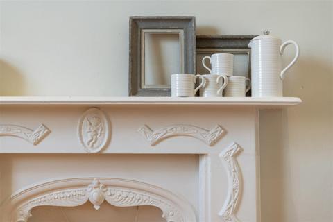 2 bedroom apartment for sale, Priory Road, South Hampstead, London, NW6