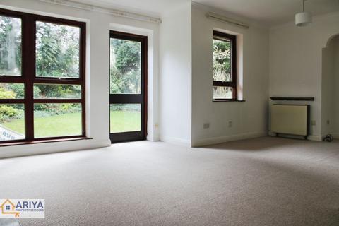 1 bedroom flat to rent, Tomlinson Court, Harborough Road, Oadby, Leicester LE2