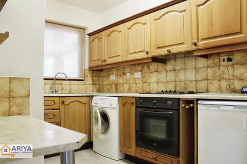 1 bedroom flat to rent, Tomlinson Court, Harborough Road, Oadby, Leicester LE2
