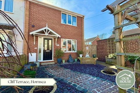 27 Cliff Terrace, Hornsea, HU18 1JA