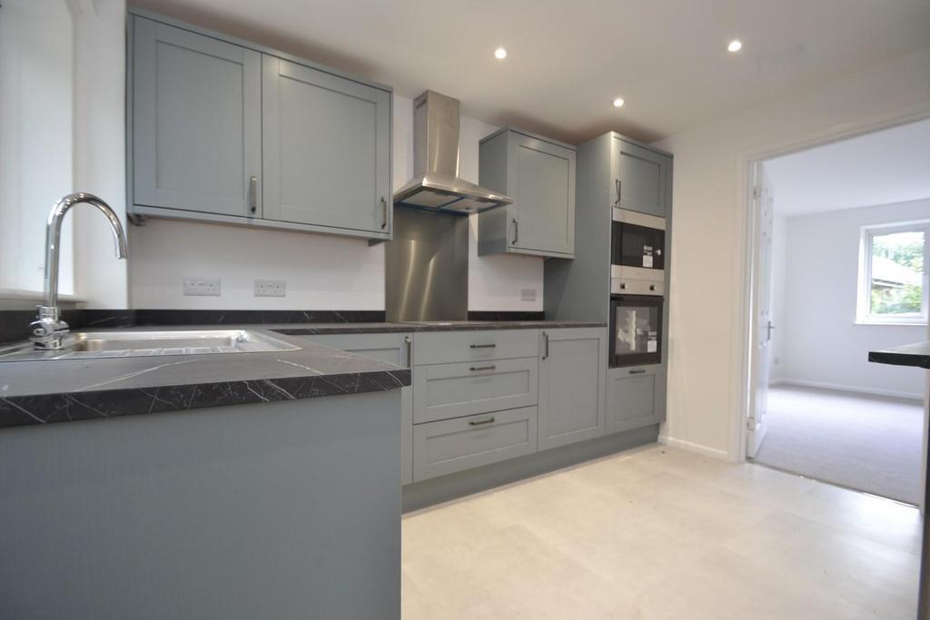 Kitchen b.JPG