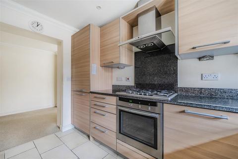 2, Penfold Manor High Street, Haslemere, GU27 2LT