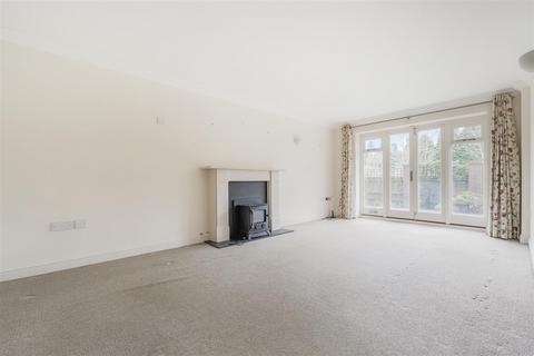 2, Penfold Manor High Street, Haslemere, GU27 2LT