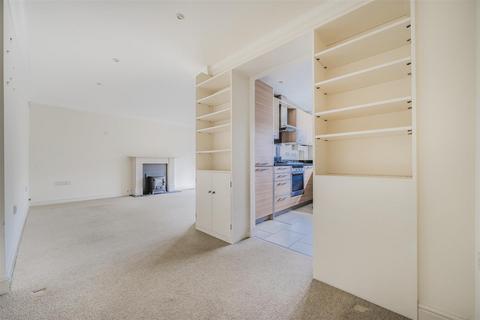 2, Penfold Manor High Street, Haslemere, GU27 2LT