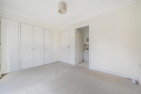 2, Penfold Manor High Street, Haslemere, GU27 2LT