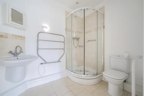 2, Penfold Manor High Street, Haslemere, GU27 2LT