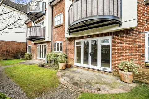 2, Penfold Manor High Street, Haslemere, GU27 2LT
