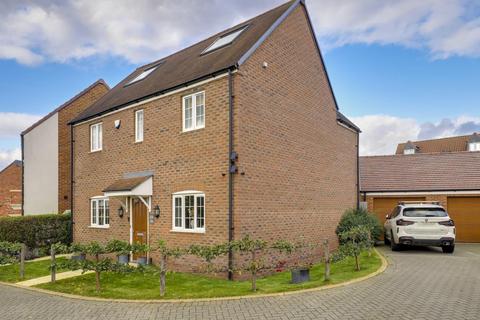 104 Dray Gardens, Buntingford, SG9 9GX