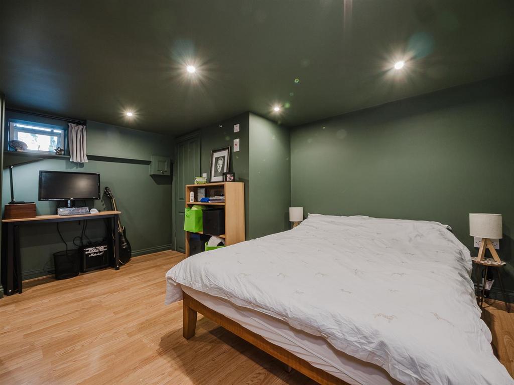 Guest Bedroom 4