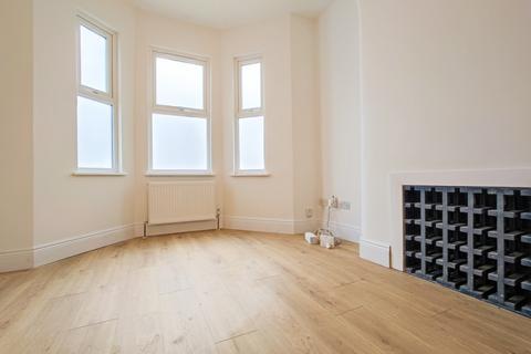 4 bedroom terraced house for sale, Benares Road, Plumstead, SE18