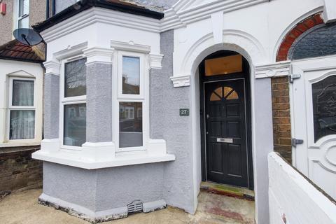 4 bedroom terraced house for sale, Benares Road, Plumstead, SE18