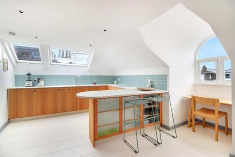 42e Regents Park Road, London, NW1 7SX
