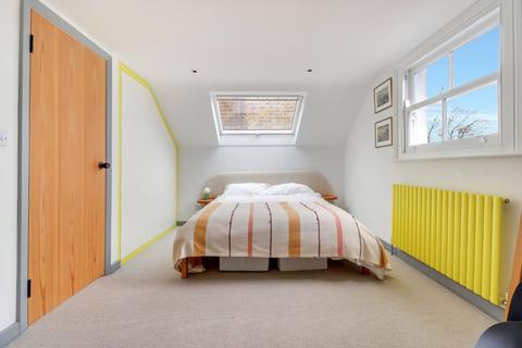 42e Regents Park Road, London, NW1 7SX