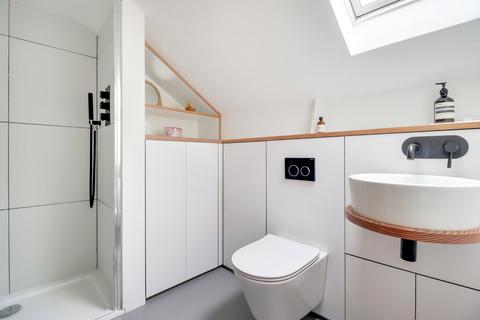 42e Regents Park Road, London, NW1 7SX