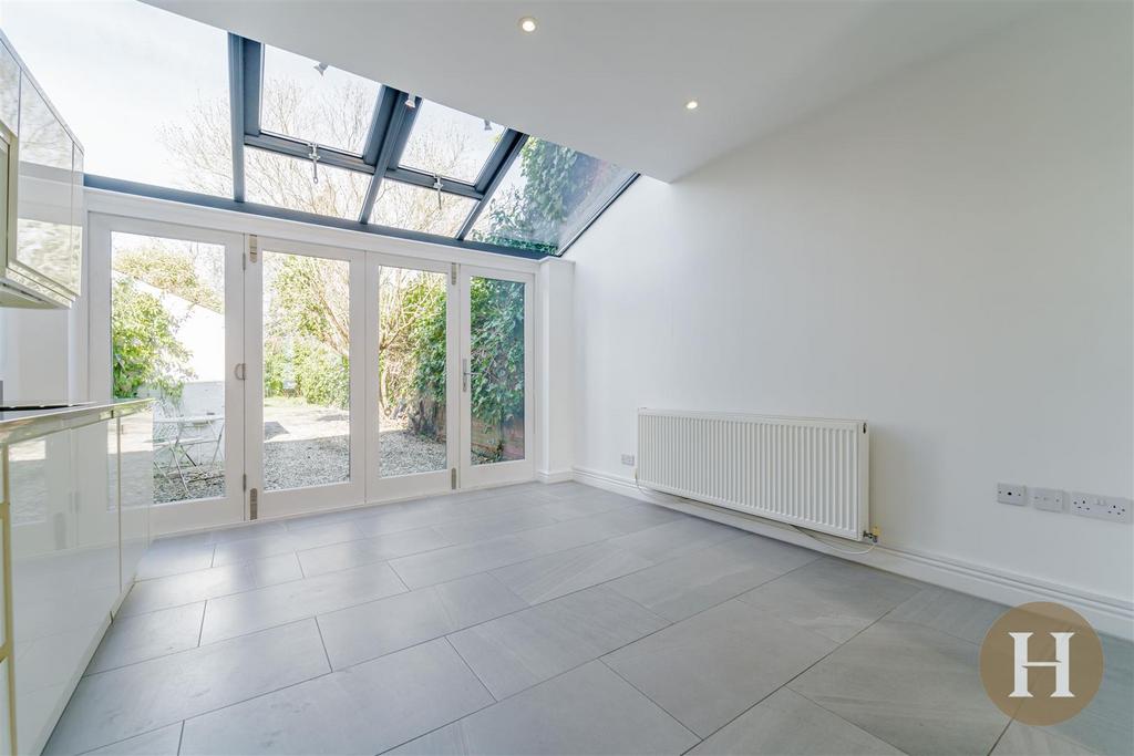 Hadleigh Estate Agents-13.jpg