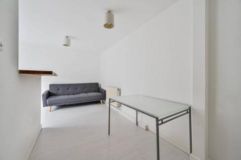2 bedroom flat to rent, The Heights, Charlton, London, SE7