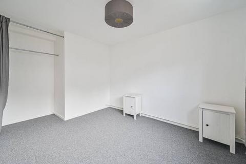 2 bedroom flat to rent, The Heights, Charlton, London, SE7