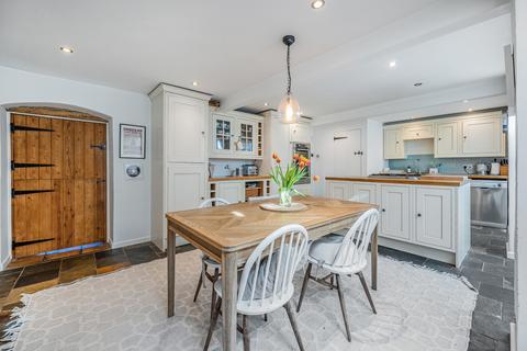 15 High Street, Avening, Tetbury, GL8 8NF