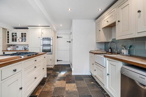 15 High Street, Avening, Tetbury, GL8 8NF