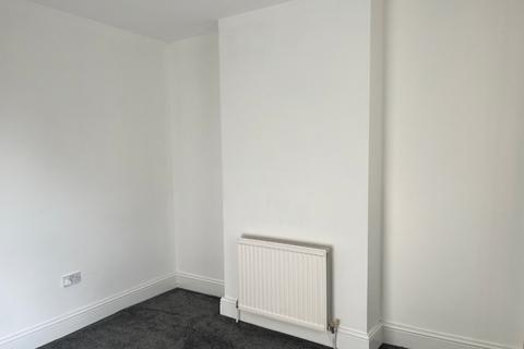 3 bedroom end of terrace house to rent, King Street, Long Buckby, Northamptonshire, NN6 7RP