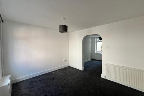 3 bedroom end of terrace house to rent, King Street, Long Buckby, Northamptonshire, NN6 7RP