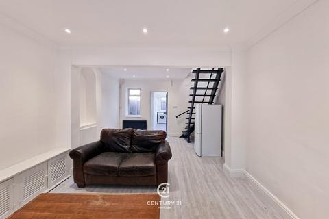 2 bedroom terraced house to rent, Trevelyan Road, Maryland, E15 1SU