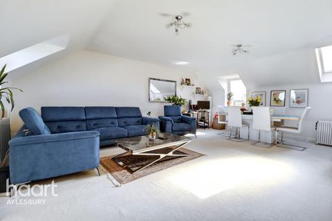 2 bedroom apartment for sale, Bicester Road, Aylesbury