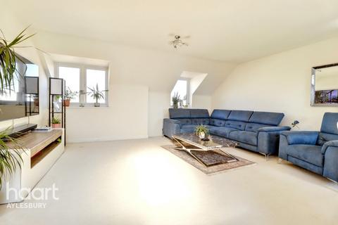 2 bedroom apartment for sale, Bicester Road, Aylesbury