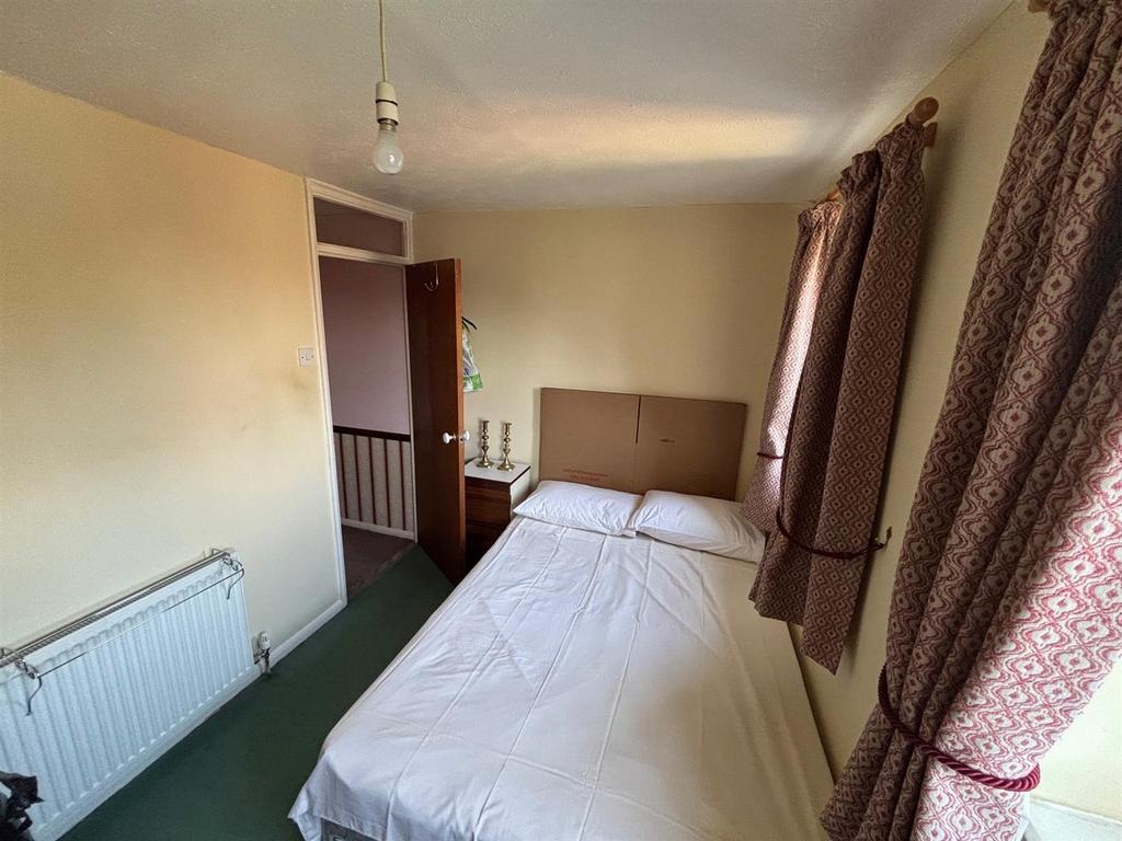 Greenwich Bed2.jpg