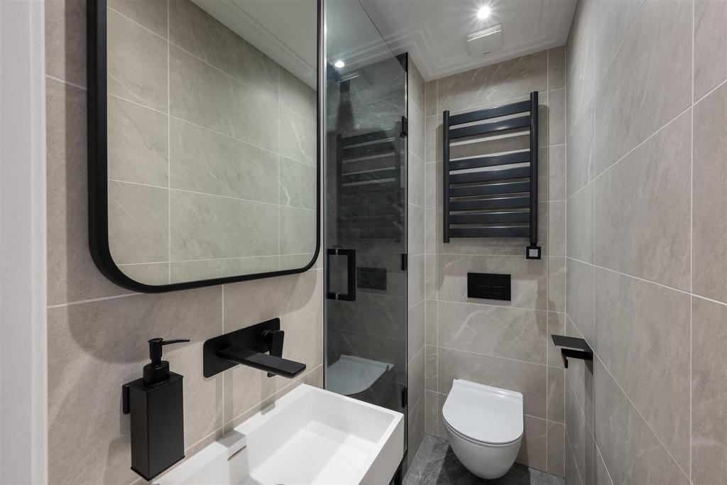 67 Kinnerton Street Hi-24.jpg