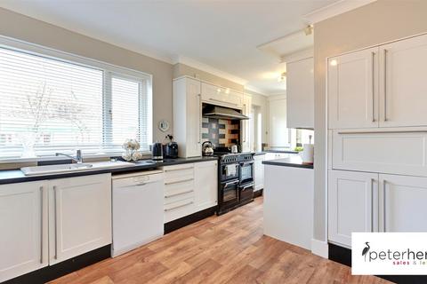 4 bedroom bungalow for sale, Crosslea Avenue, Tunstall, Sunderland