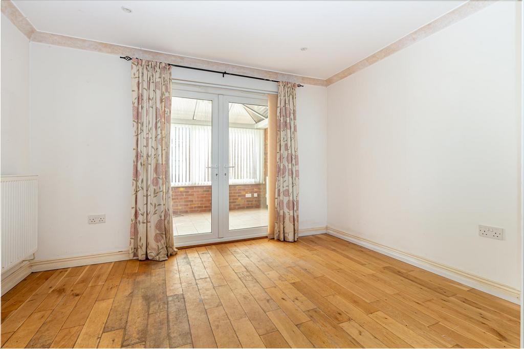 Dinign-room-1.jpg