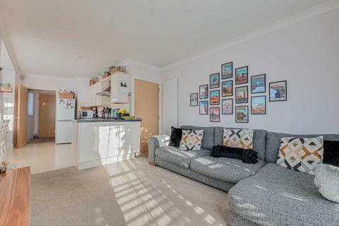 2 bedroom apartment for sale, Eastwood Road North, Leigh-on-Sea, SS9