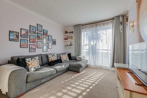 2 bedroom apartment for sale, Eastwood Road North, Leigh-on-Sea, SS9