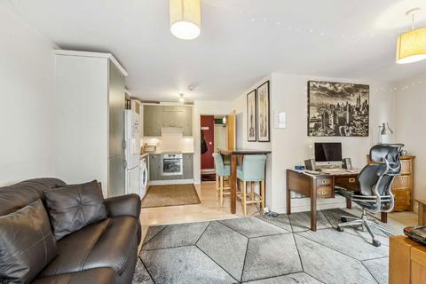 1 bedroom flat for sale, Victoria Road, London W3