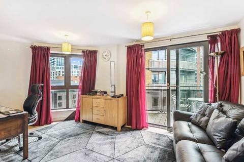 1 bedroom flat for sale, Victoria Road, London W3