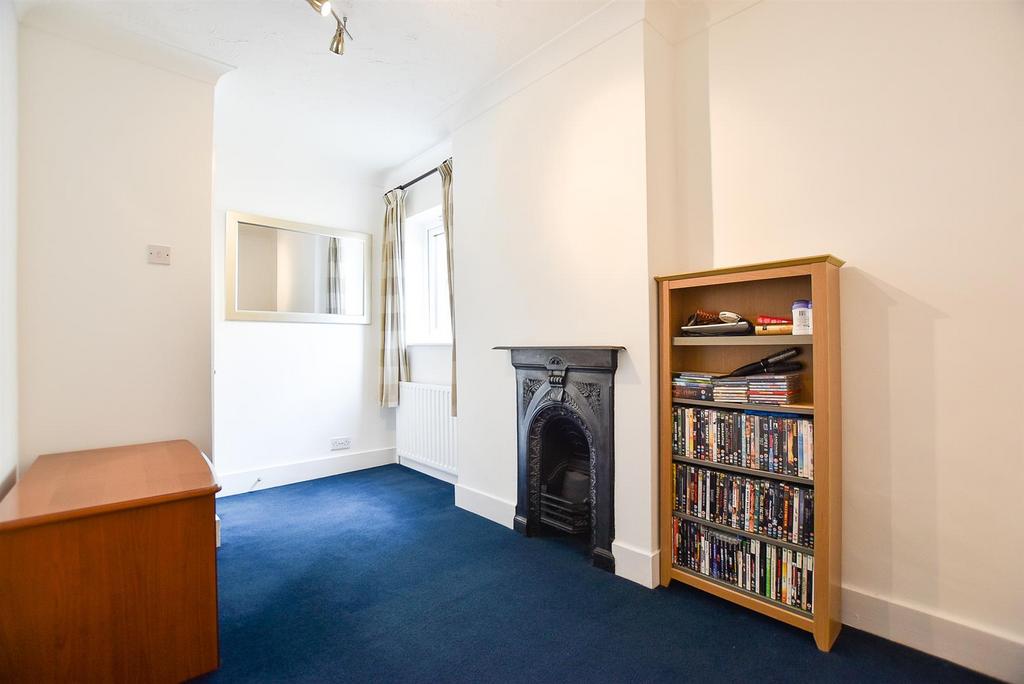 Bedroom 4.jpg