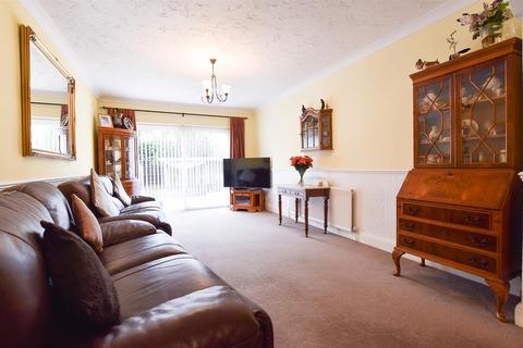 4 bedroom detached house for sale, High Street, Halling