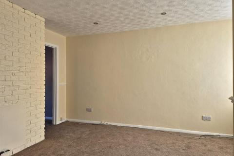 19 Finmere Gardens, Weston-super-mare, BS22 7SR
