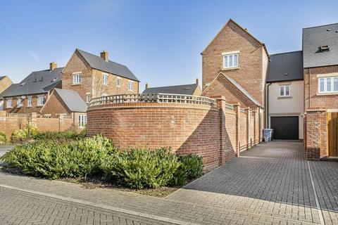 5 bedroom link detached house for sale, Aintree Way, Bicester